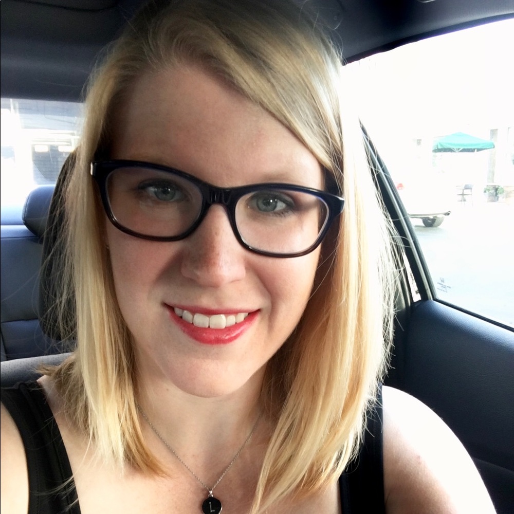 Meet your Posher, Lauren